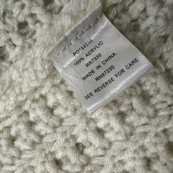 Almost Famous White Faux Floral Accent - Picture 11 of 11